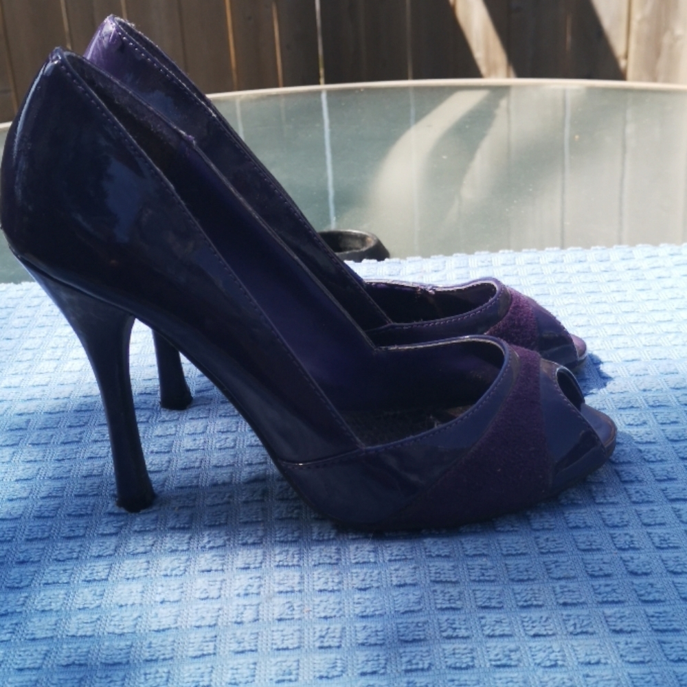 Shoes - Picture 2 of 3